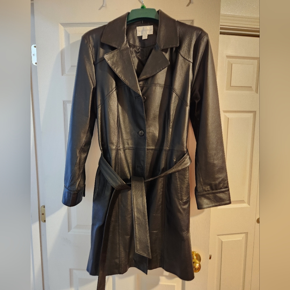 Worthington Ladies Black Leather Coat. Size XL.
